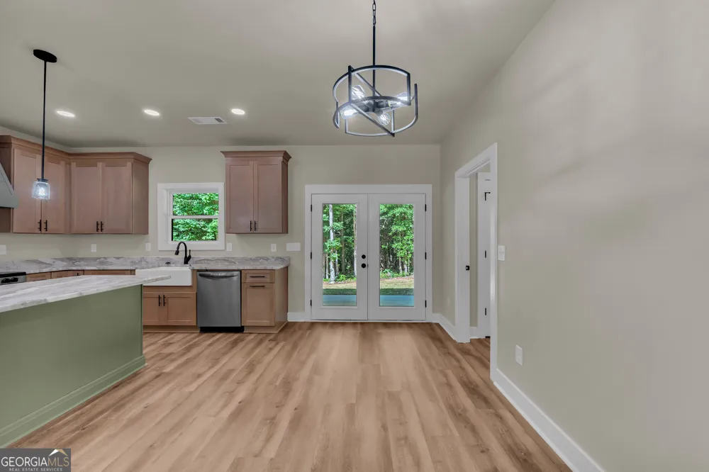390 Champayne TRL Hartwell, GA 30643