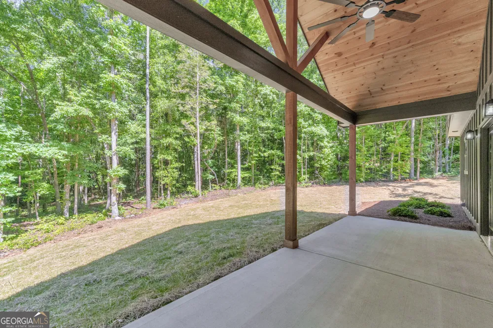 390 Champayne TRL Hartwell, GA 30643