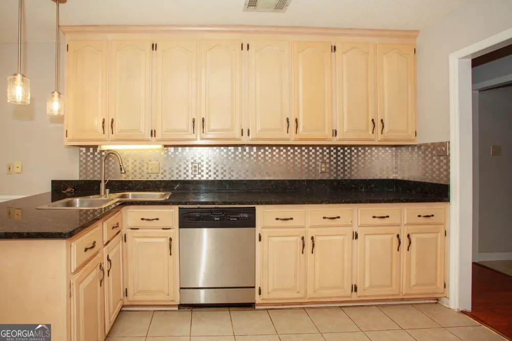 201 Willowgate DR Bonaire, GA 31005