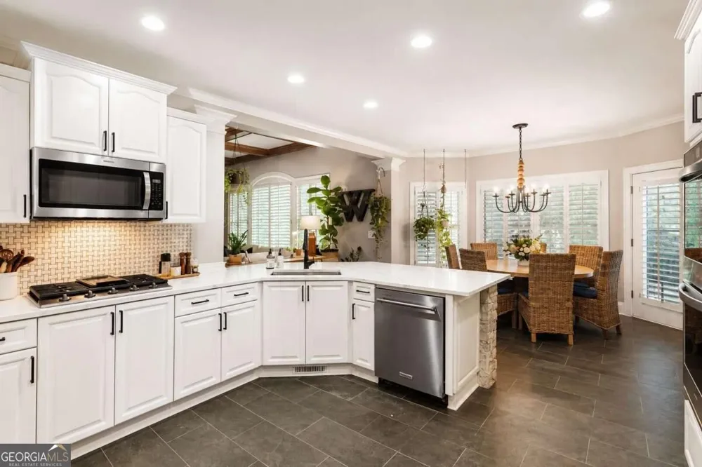 914 Meadow Club CT Suwanee, GA 30024