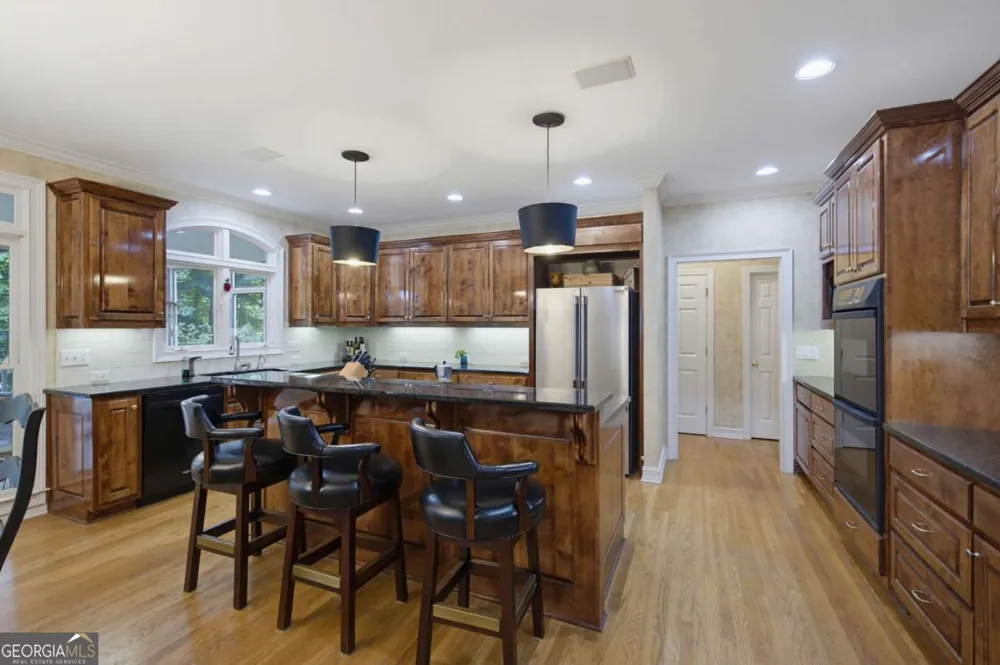 5570 Stoneleigh DR Suwanee, GA 30024