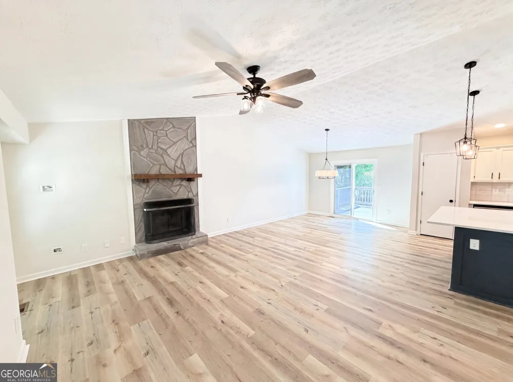 1327 Towne Harbor TRL Woodstock, GA 30189