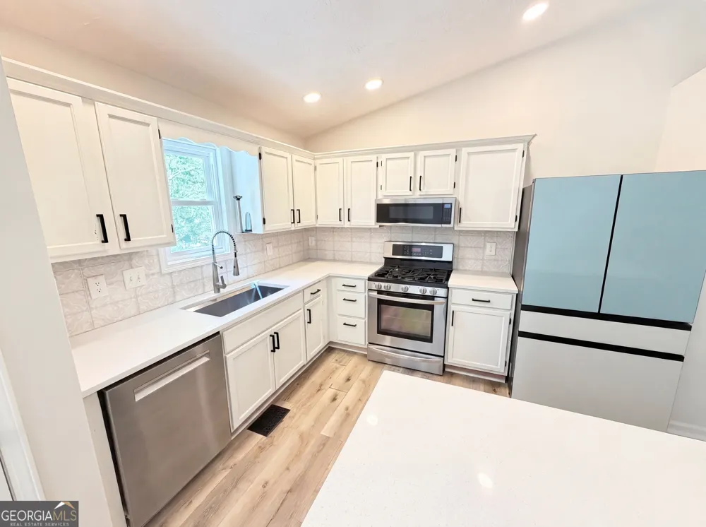 1327 Towne Harbor TRL Woodstock, GA 30189