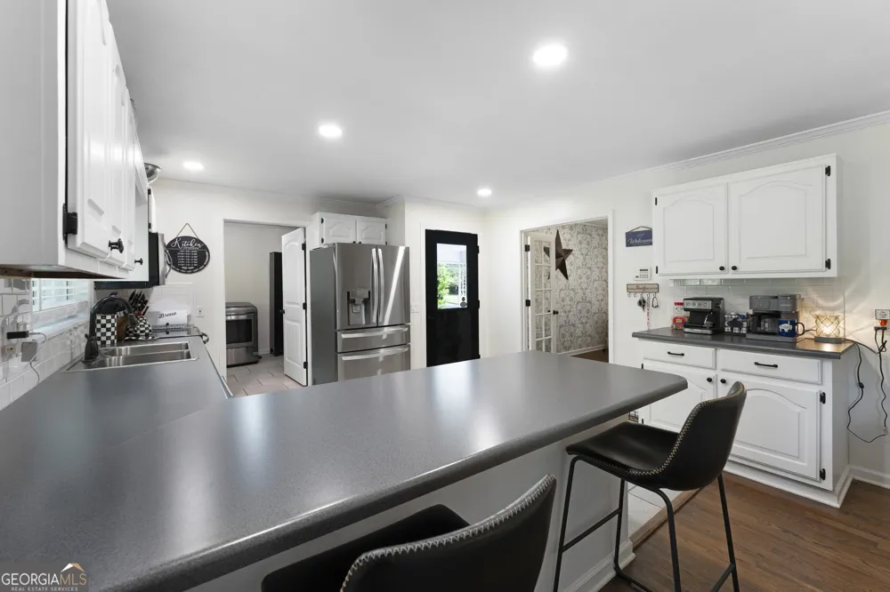 212 Sherwood DR Calhoun, GA 30701