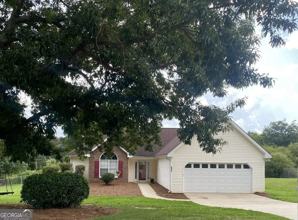 203 Cambridge DR Loganville, GA 30052
