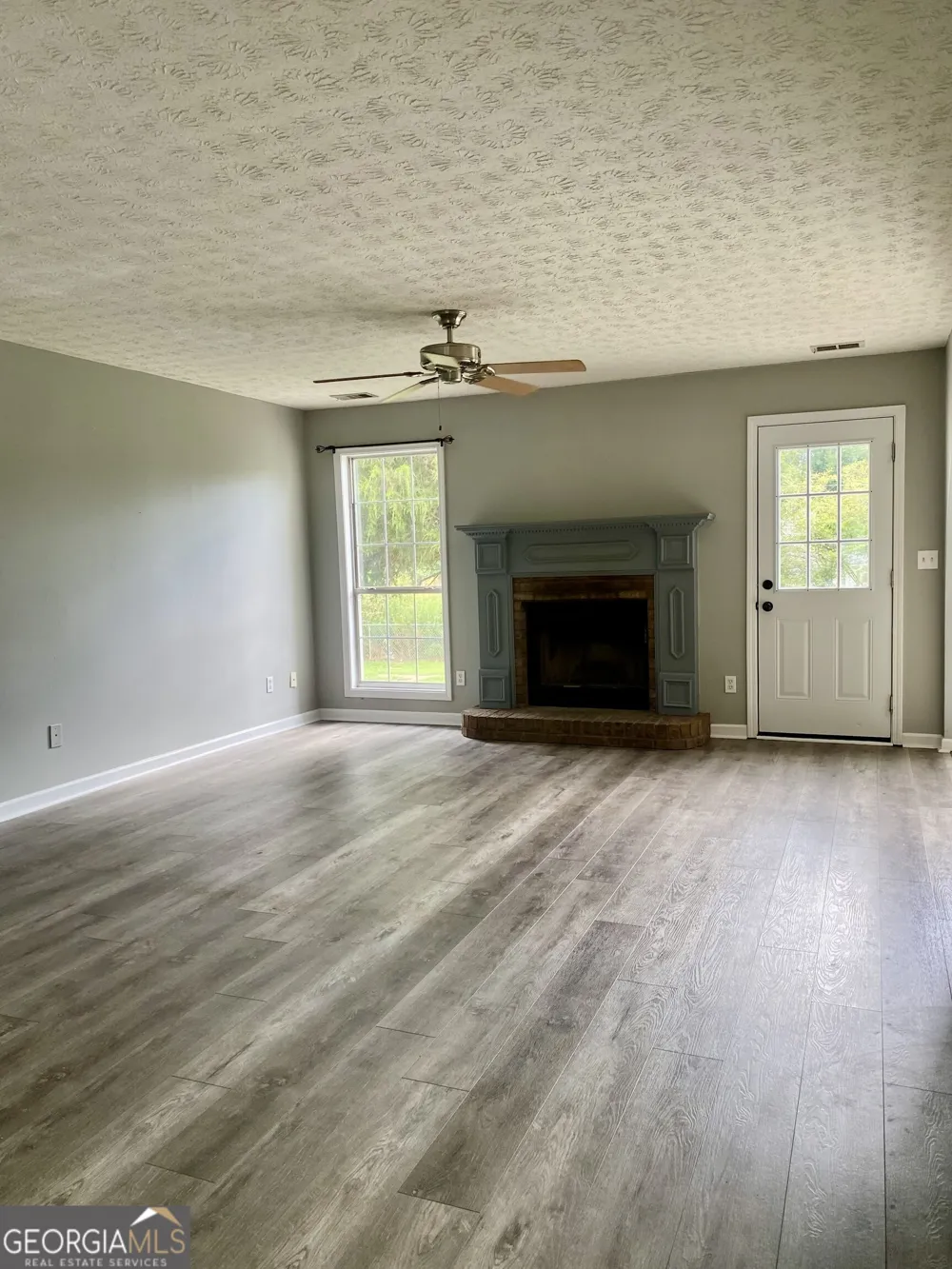 203 Cambridge DR Loganville, GA 30052