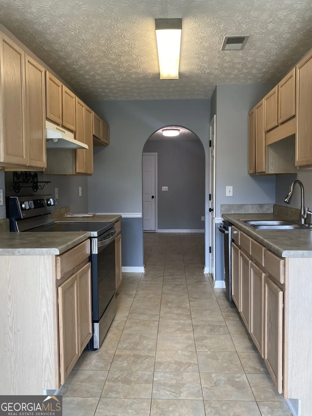 203 Cambridge DR Loganville, GA 30052