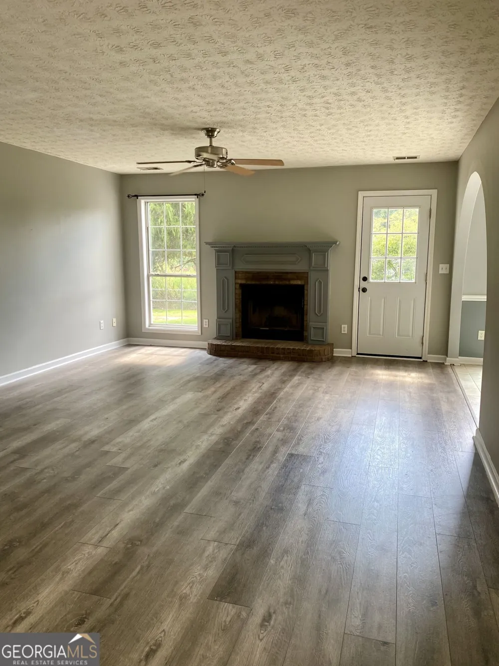 203 Cambridge DR Loganville, GA 30052