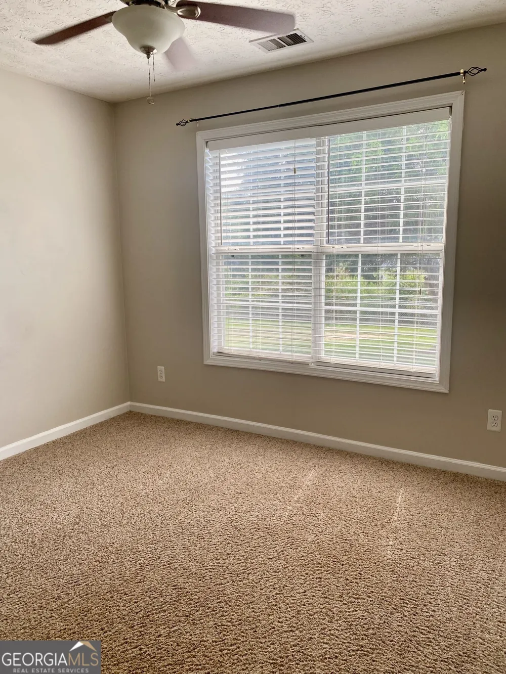 203 Cambridge DR Loganville, GA 30052