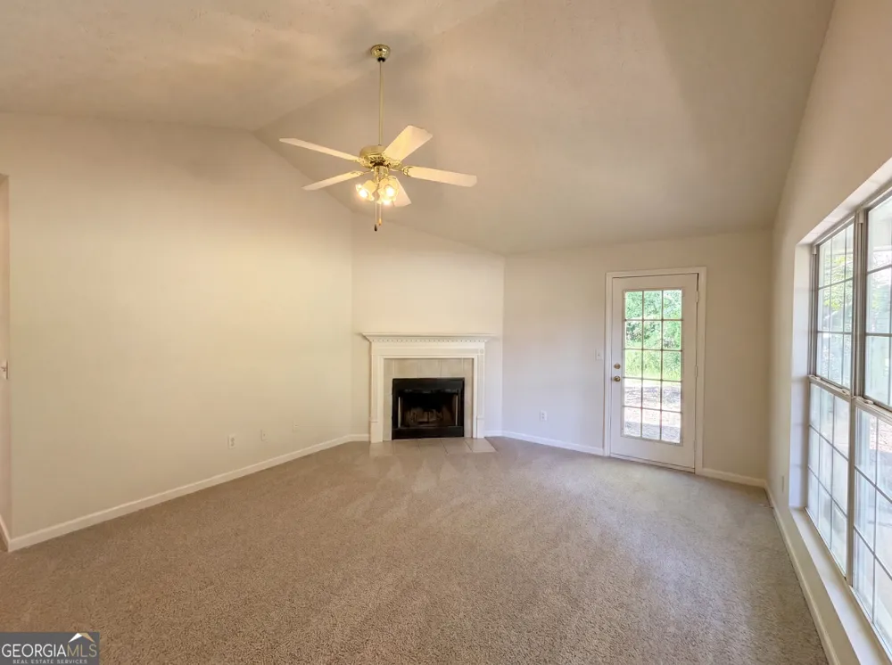 202 Bluff CT Jackson, GA 30233