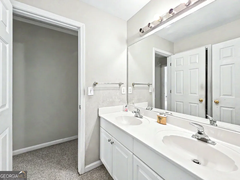 4334 Catamount DR SW Lilburn, GA 30047