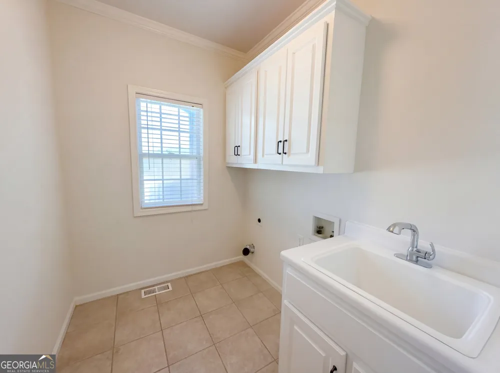 1225 Ewing Ives DR Dacula, GA 30019