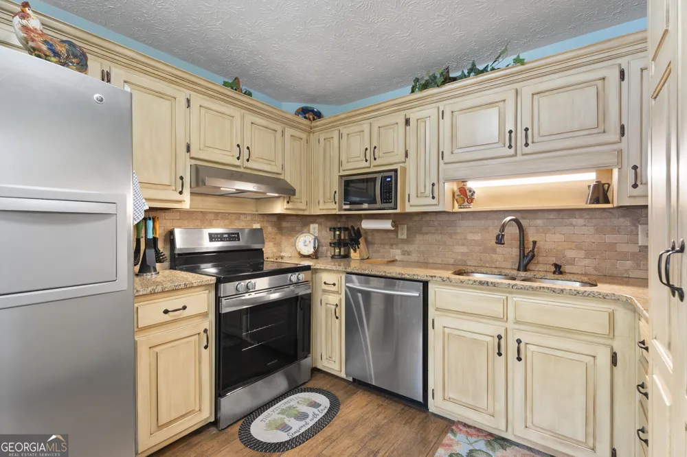 1521 Aiken Chafin LN McDonough, GA 30252