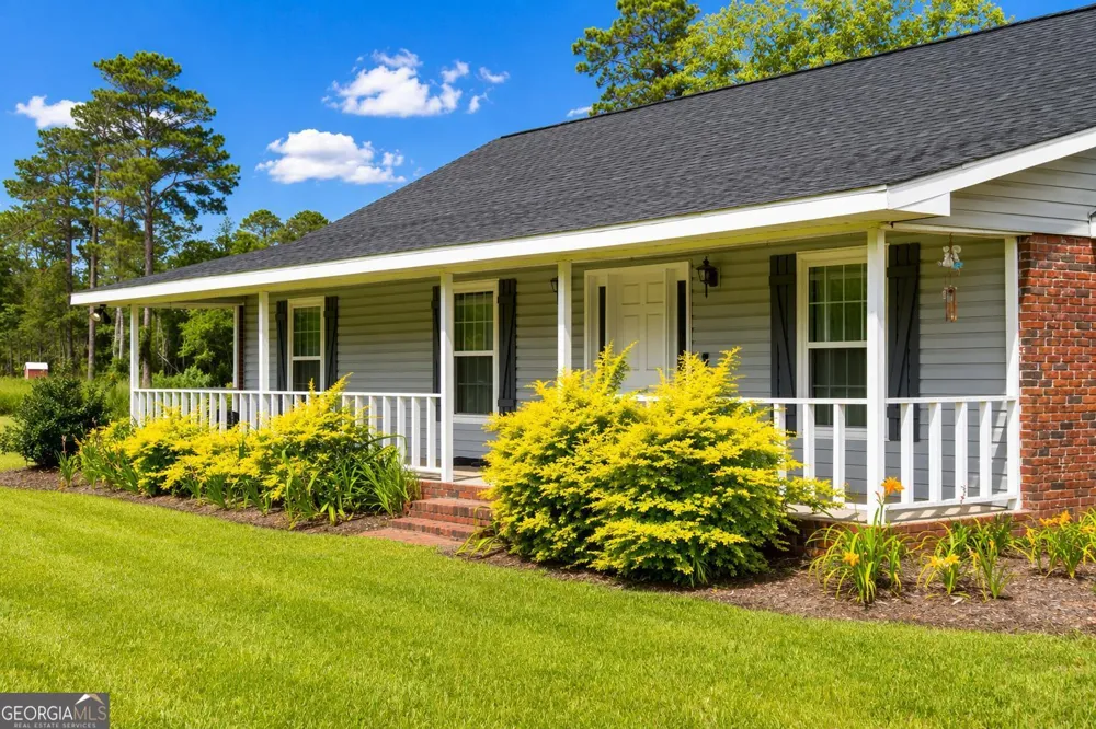 1194 Blackshear Hwy Baxley, GA 31513