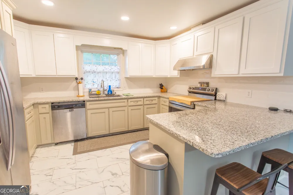 1194 Blackshear Hwy Baxley, GA 31513