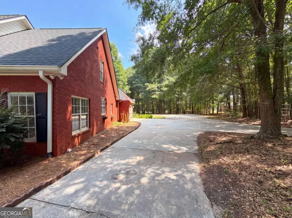 346 Carnation DR Social Circle, GA 30025