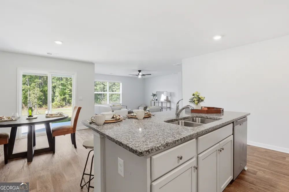 128 Skylark RD Bloomingdale, GA 31302