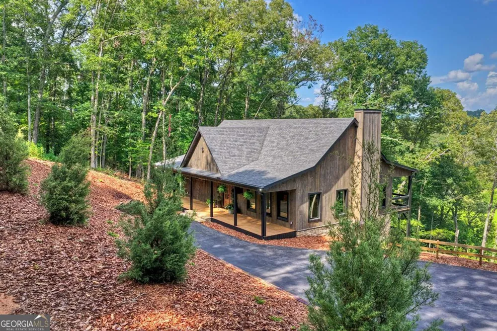 1729 Barnes Chapel RD Blue Ridge, GA 30513