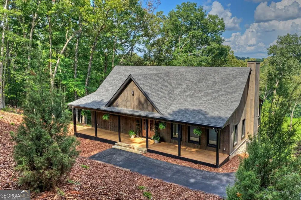 1729 Barnes Chapel RD Blue Ridge, GA 30513
