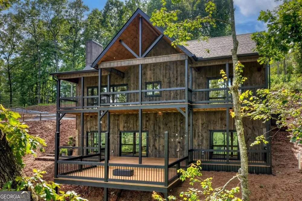 1729 Barnes Chapel RD Blue Ridge, GA 30513
