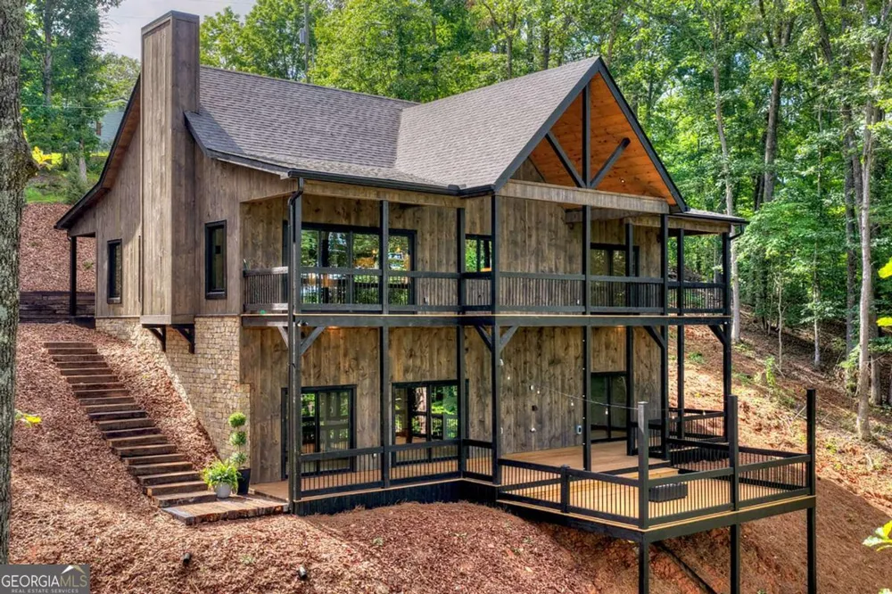 1729 Barnes Chapel RD Blue Ridge, GA 30513