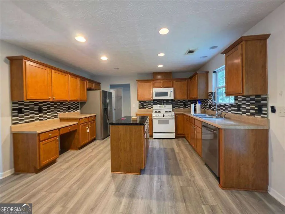 3983 Roxberry Hill LN Buford, GA 30518