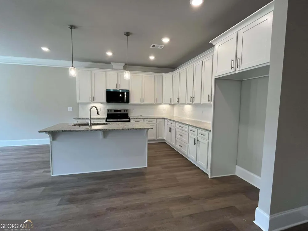 21 Creekside Commons DR Hoschton, GA 30548