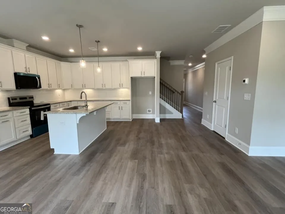 21 Creekside Commons DR Hoschton, GA 30548