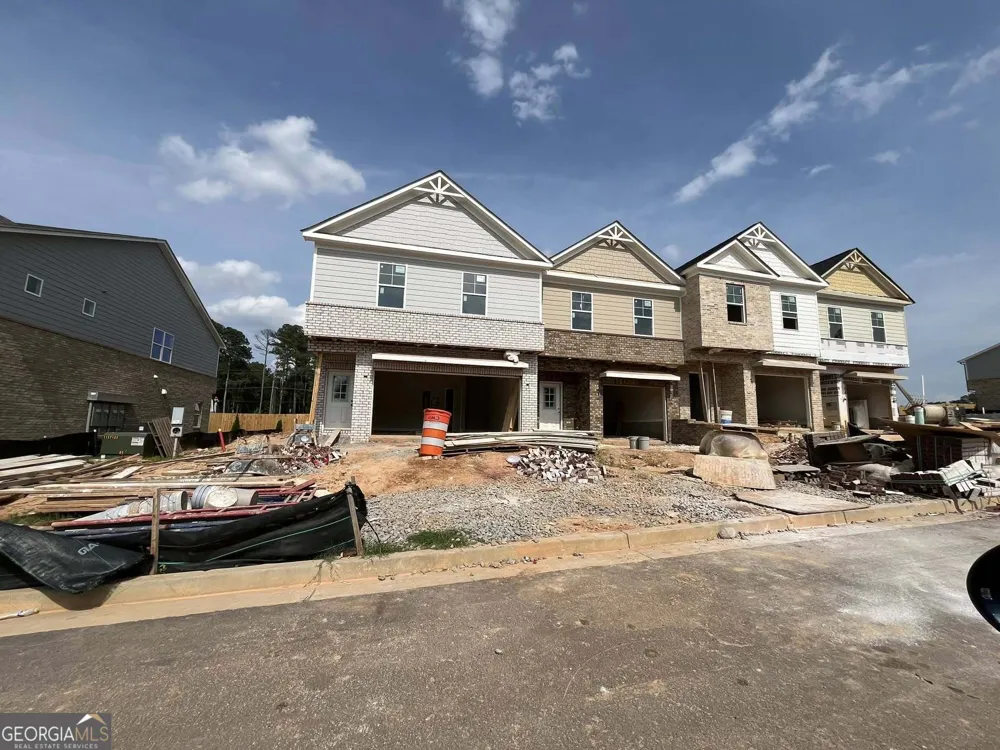 37 Creekside Commons DR Hoschton, GA 30548