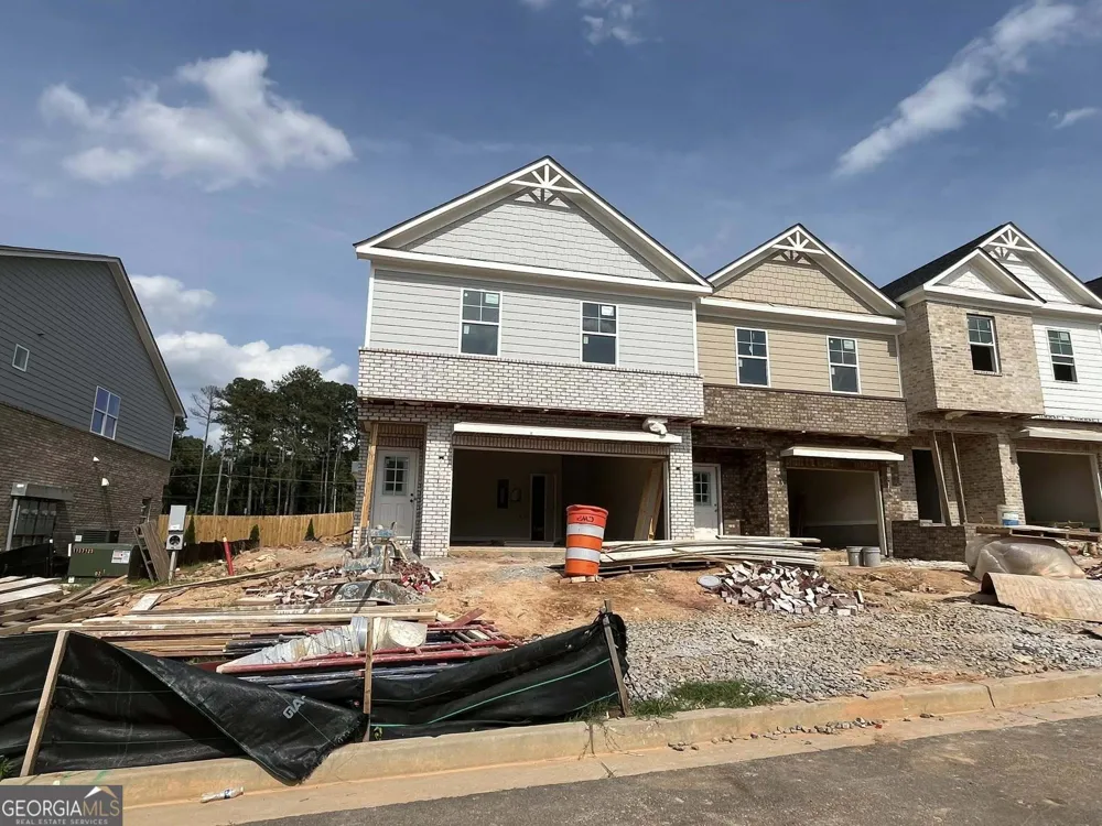 37 Creekside Commons DR Hoschton, GA 30548