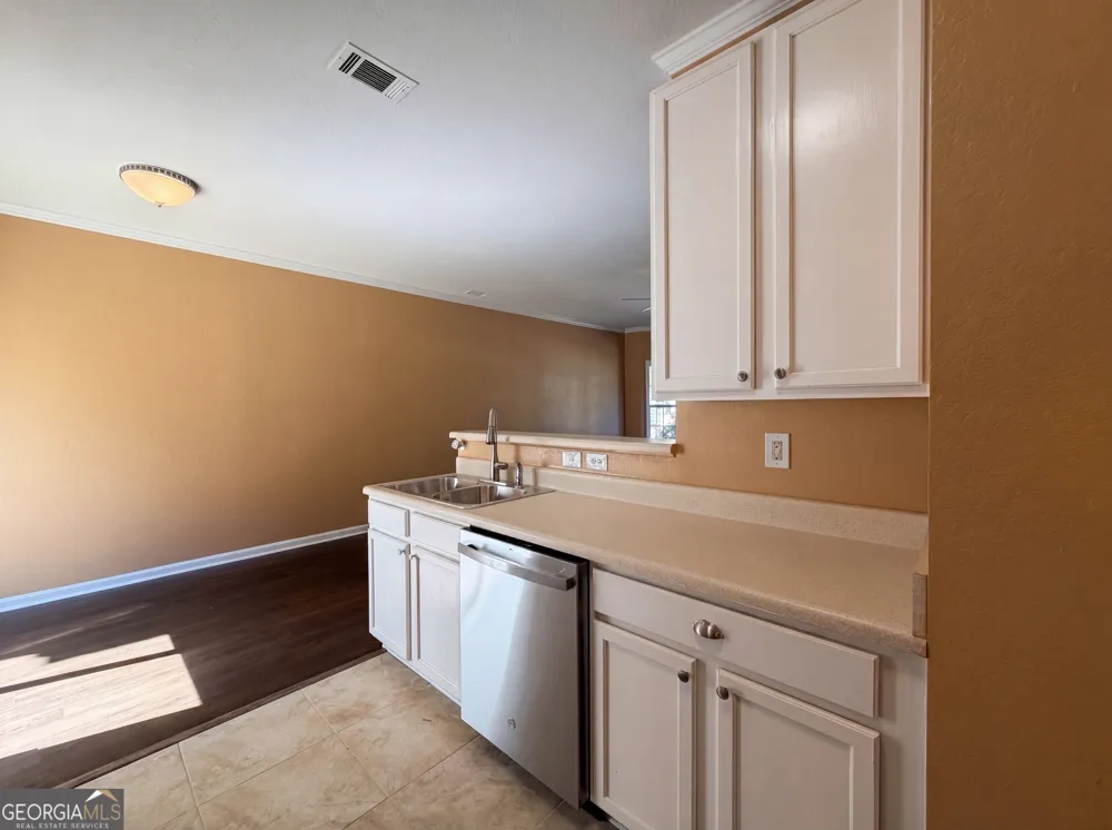 7045 Brookview CRK Riverdale, GA 30274