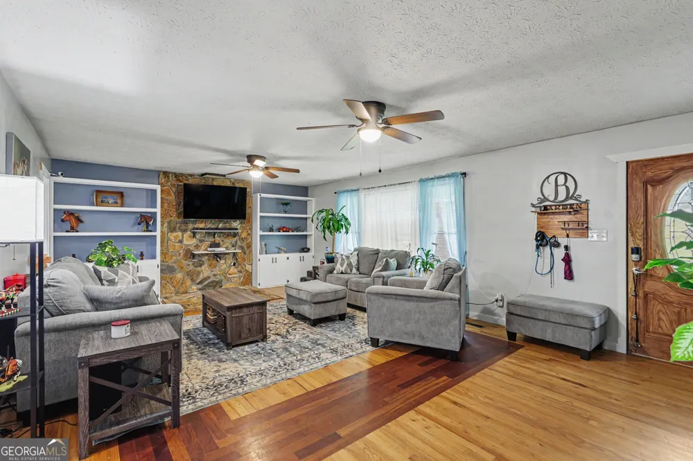 7388 Post RD Winston, GA 30187