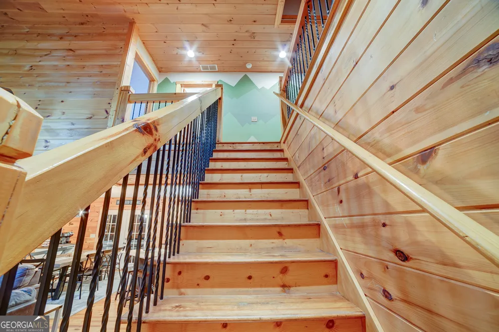 46 Pelican DR Ellijay, GA 30540