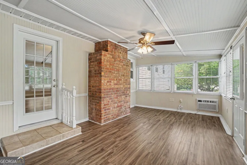 1272 Oakwoods DR Woodstock, GA 30188