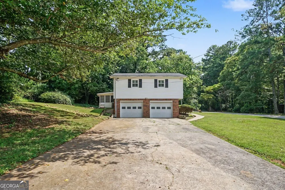 1272 Oakwoods DR Woodstock, GA 30188