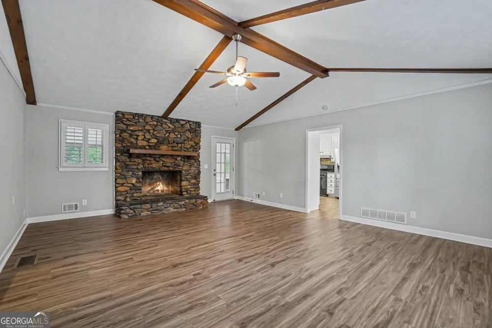 1272 Oakwoods DR Woodstock, GA 30188