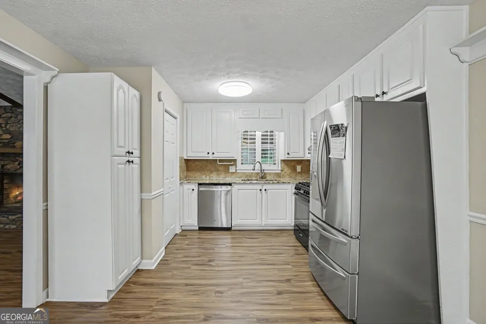 1272 Oakwoods DR Woodstock, GA 30188