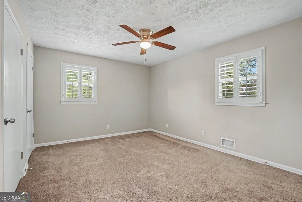 1272 Oakwoods DR Woodstock, GA 30188