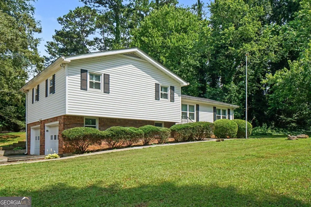 1272 Oakwoods DR Woodstock, GA 30188