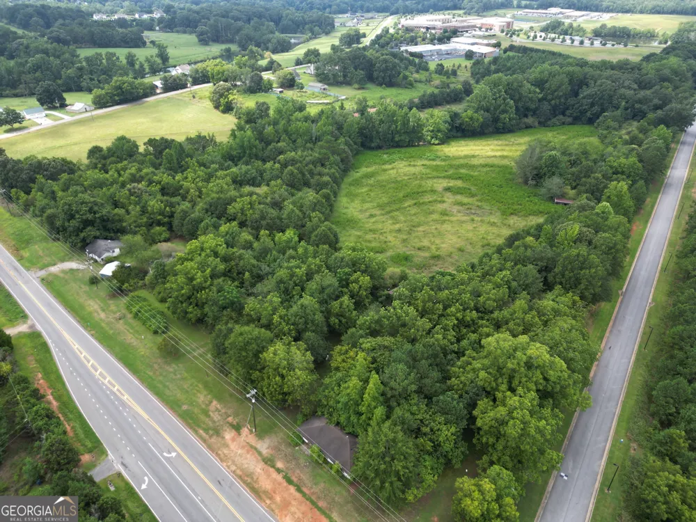 1211 Hog Mountain RD Winder, GA 30680