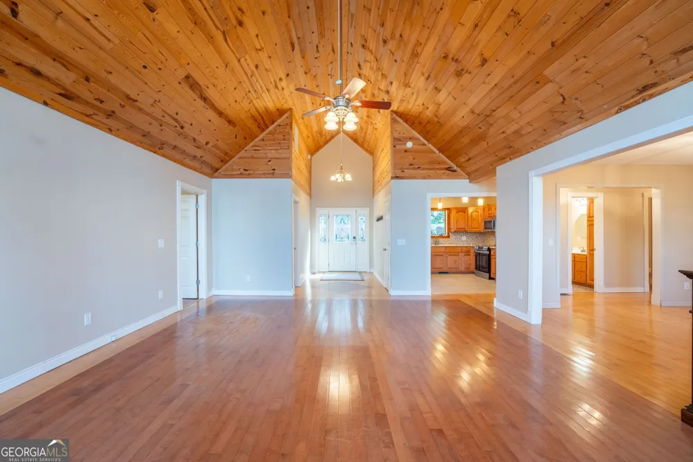 44 Juniper TRL Clayton, GA 30525