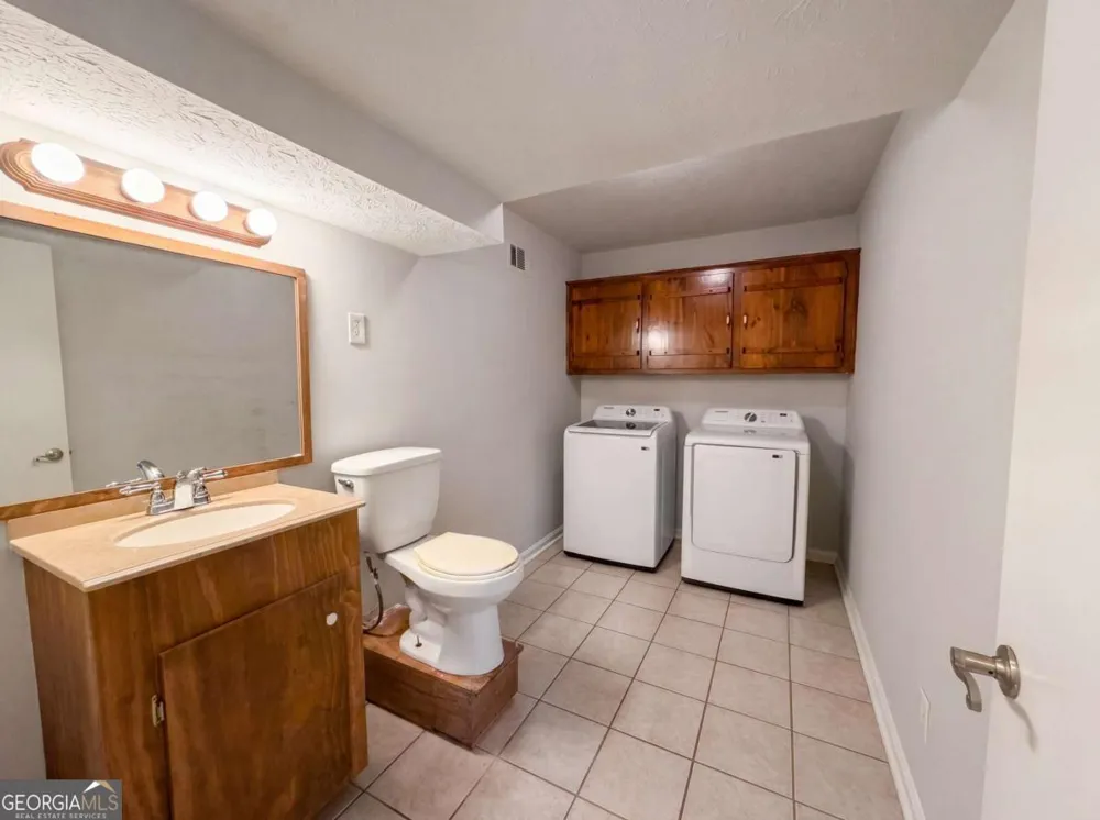 241 Daniel RD Villa Rica, GA 30180