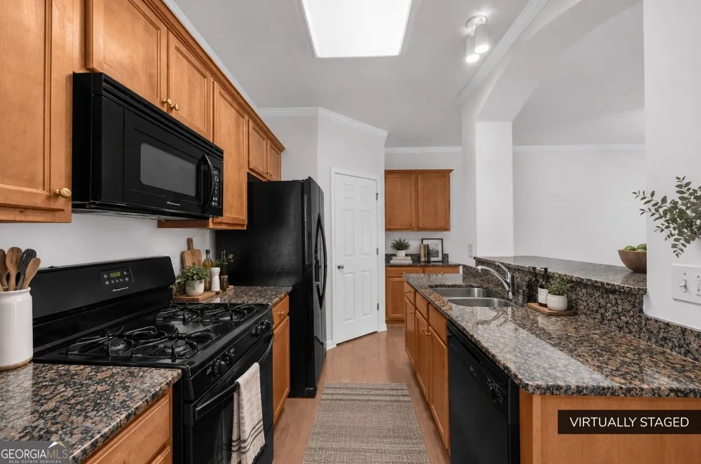 147 Sunset LN Woodstock, GA 30189