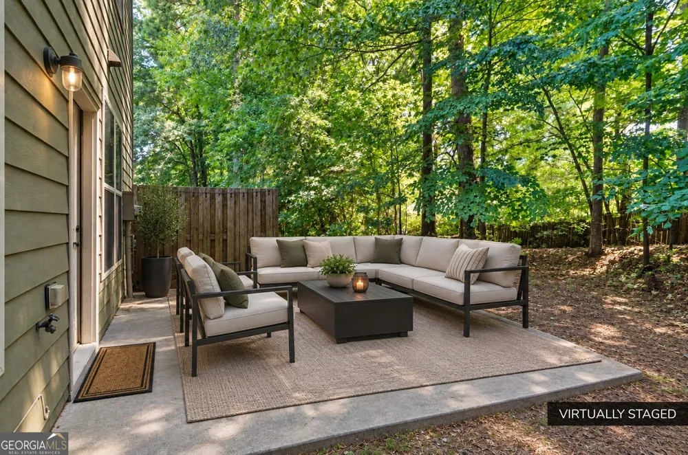 147 Sunset LN Woodstock, GA 30189