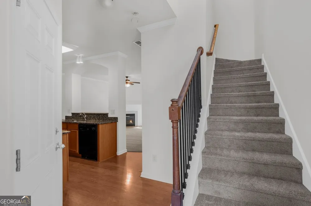 147 Sunset LN Woodstock, GA 30189