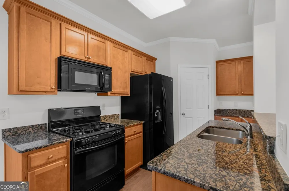 147 Sunset LN Woodstock, GA 30189