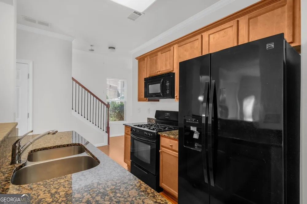 147 Sunset LN Woodstock, GA 30189