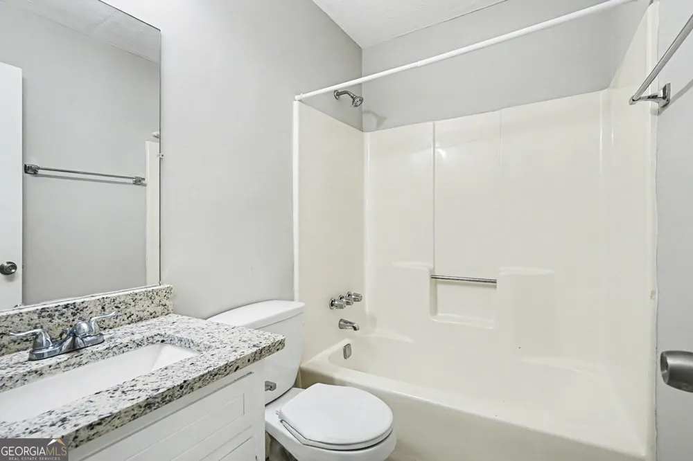 2221 Davis Oaks CT Stone Mountain, GA 30087
