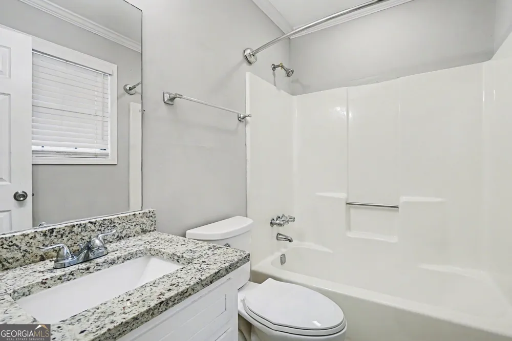 2221 Davis Oaks CT Stone Mountain, GA 30087