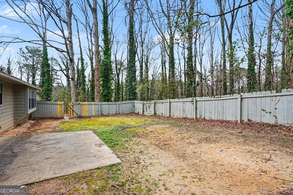 2221 Davis Oaks CT Stone Mountain, GA 30087